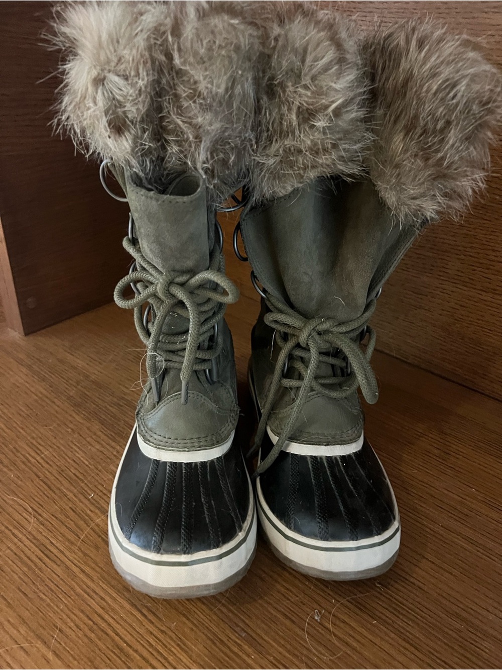 Sorel Women's Olive Green and Black Faux-Fur Winter Boots